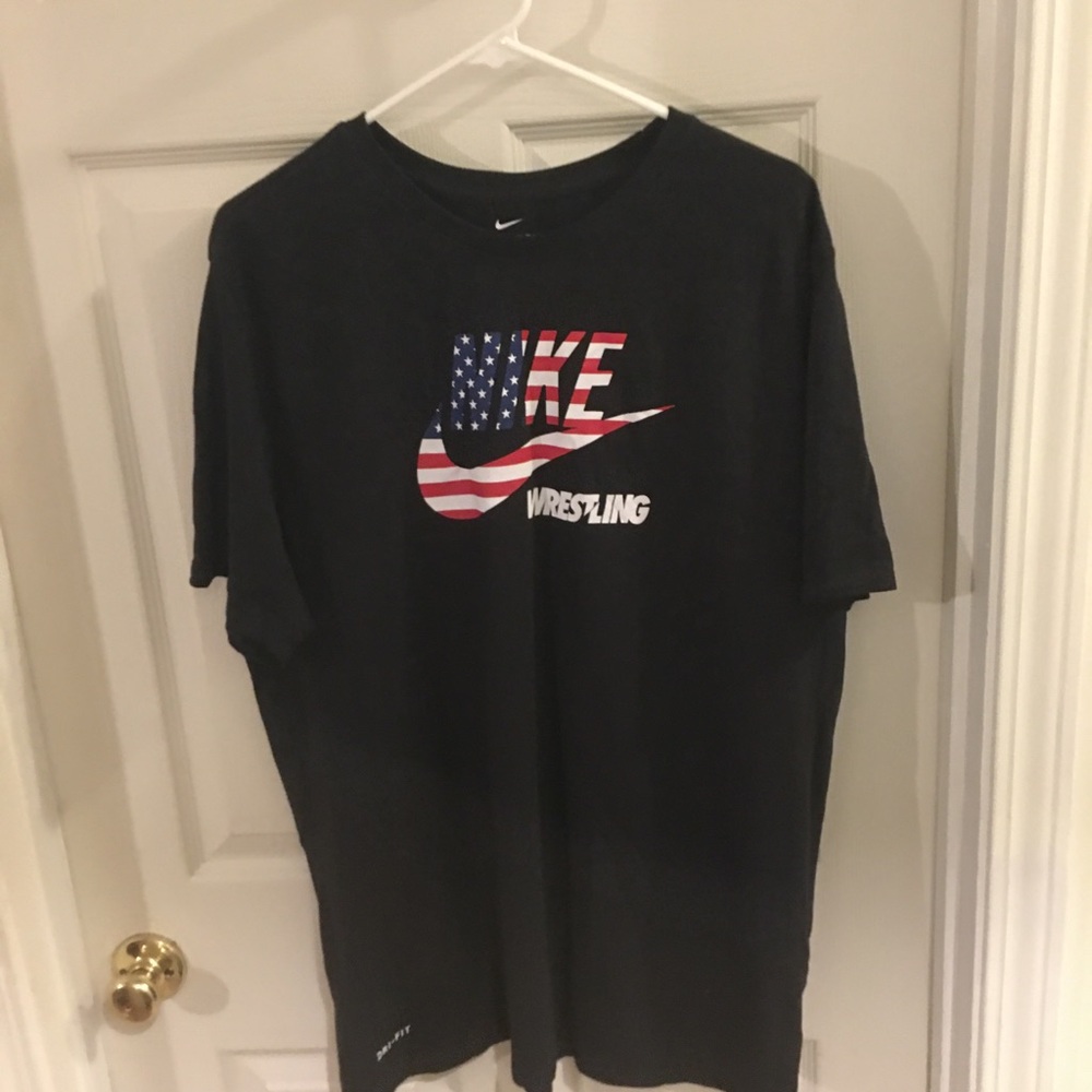 Nike Men’s Black Nike Tee With American Flag Swoosh - Wrestling Graphic Size XL